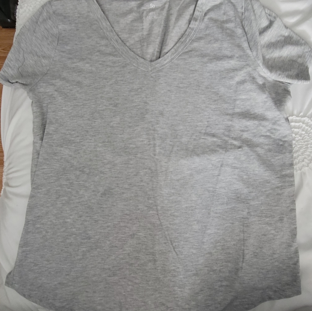 Gray tee